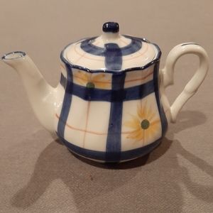 Small Plaid Teapot
